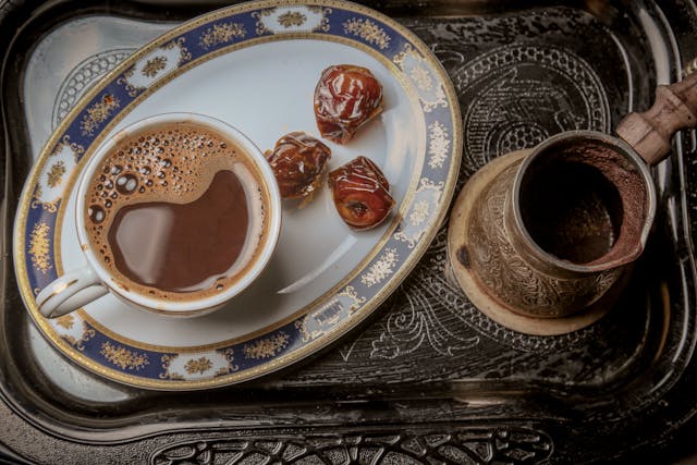 Traditionelles Kaffeesatzlesen